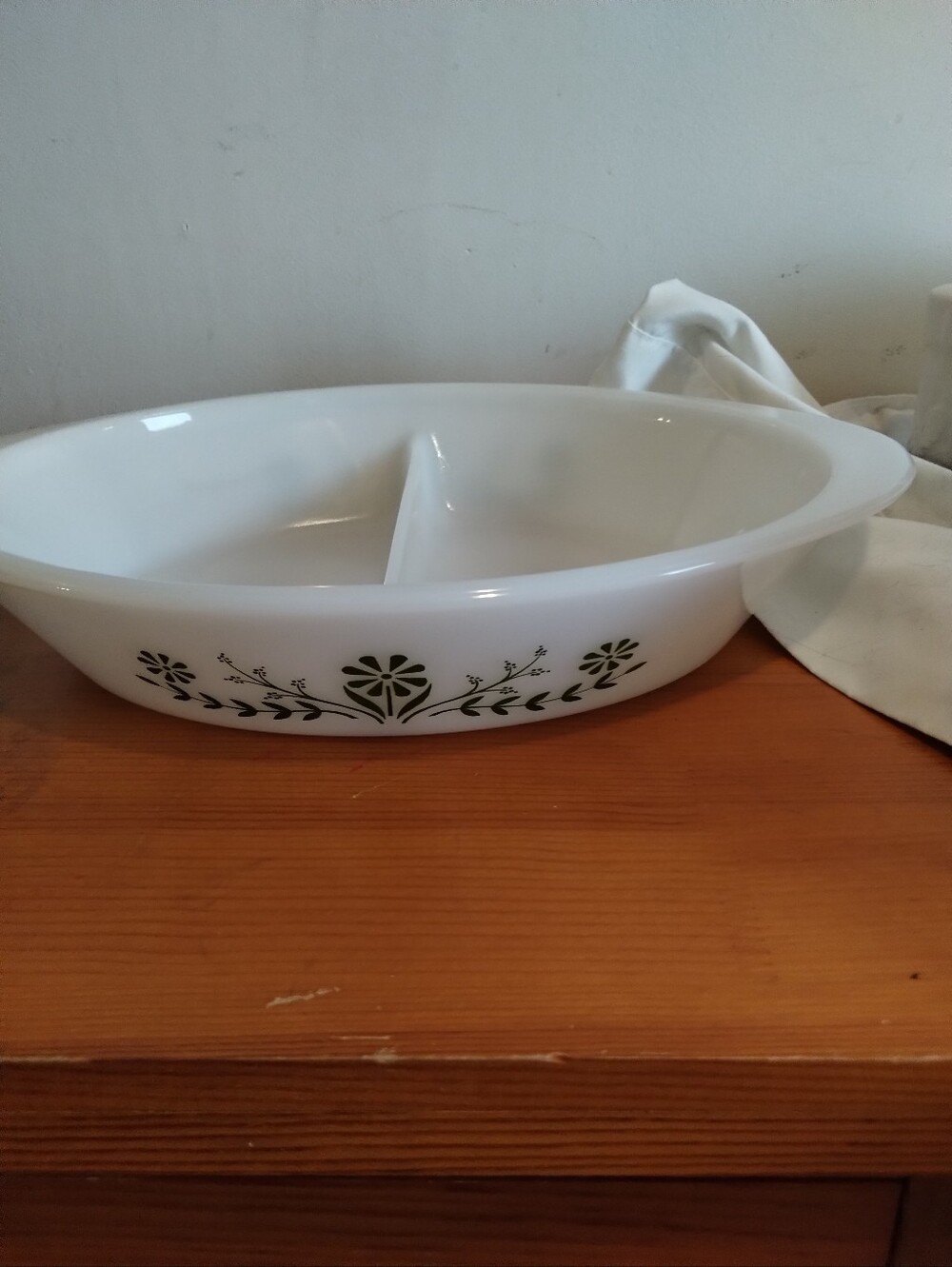 White Divided Serving Bowl with Floral Design - Home Kitchen Milkglass Glasbake